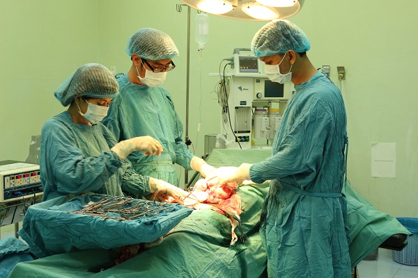 Phẫu thuật cắt bỏ u nang buồng trứng