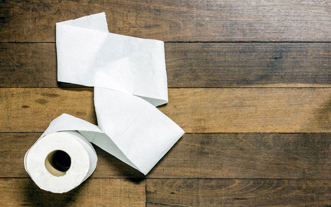 Tích trữ giấy vệ sinh sẽ tạo điều kiện cho vi khuẩn gia tăng và xâm nhập vào cơ thể bạn