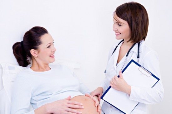 Bước thăm hỏi nhằm nắm bắt sơ bộ tình hình thai kỳ