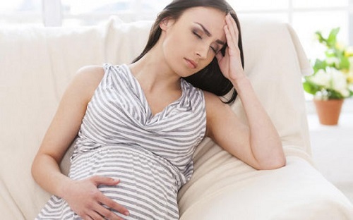Khí hư dạng bột khi mang thai là triệu chứng báo hiệu vùng kín mắc bệnh phụ khoa
