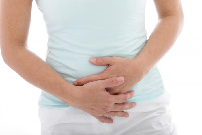 Đau bụng dưới thường xuyên là một biểu hiện của viêm phần phụ