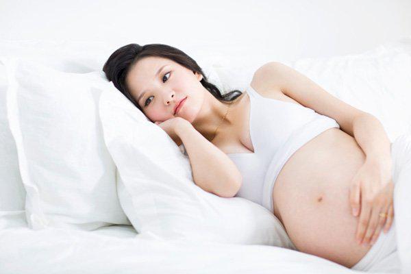 Viêm niệu đạo khi mang thai ảnh hưởng nghiêm trọng đến thai nhi