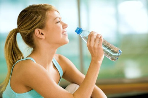Uống nước nhiều sẽ giúp cơ thể khỏe mạnh hơn