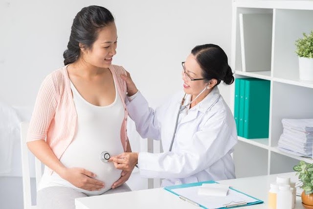 Sản phụ cần tuân thủ lịch khám thai và chọn những cơ sở y tế chất lượng để thăm khám